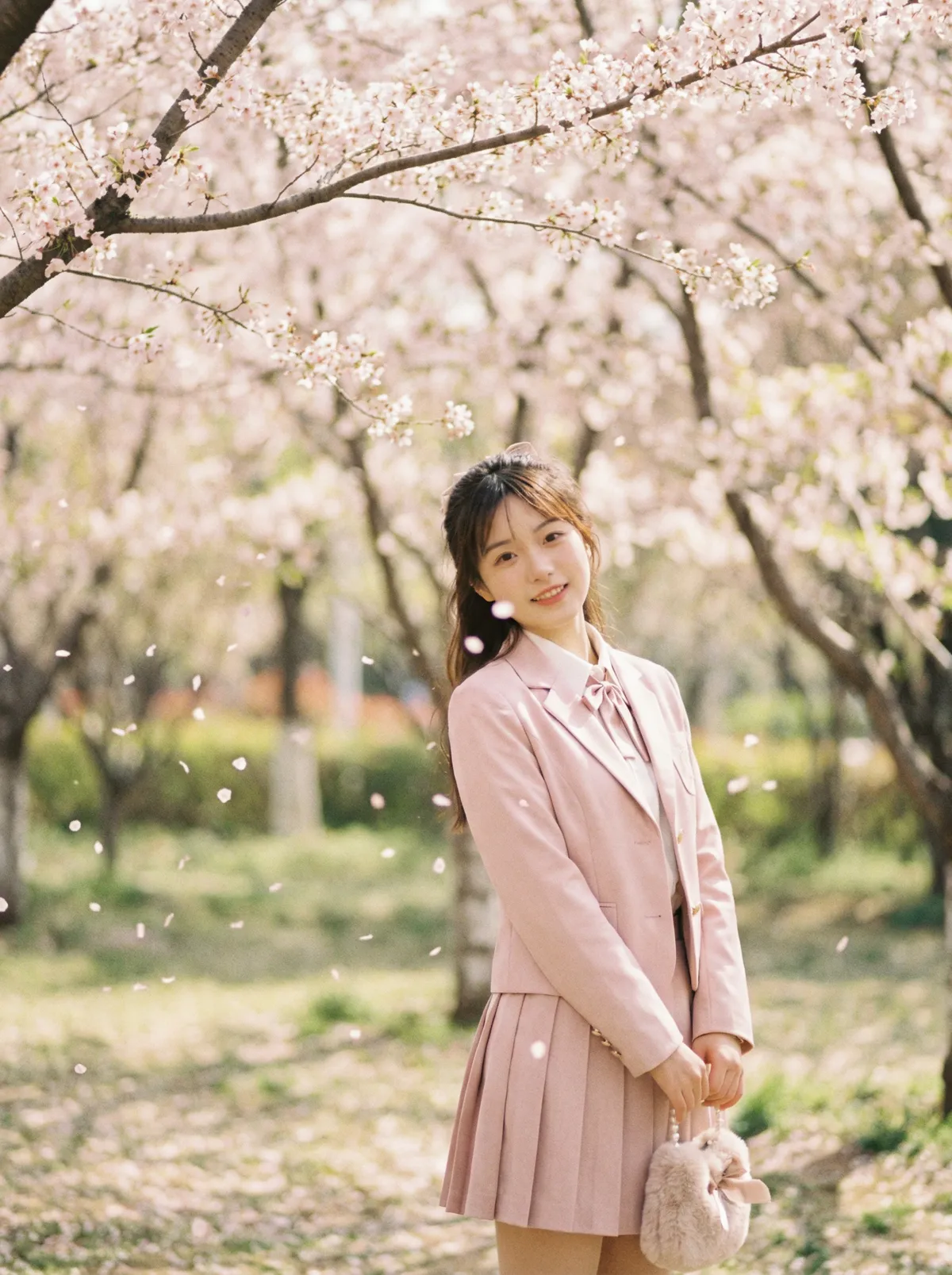 女教师纱也香 JK制服穿搭灵感分享